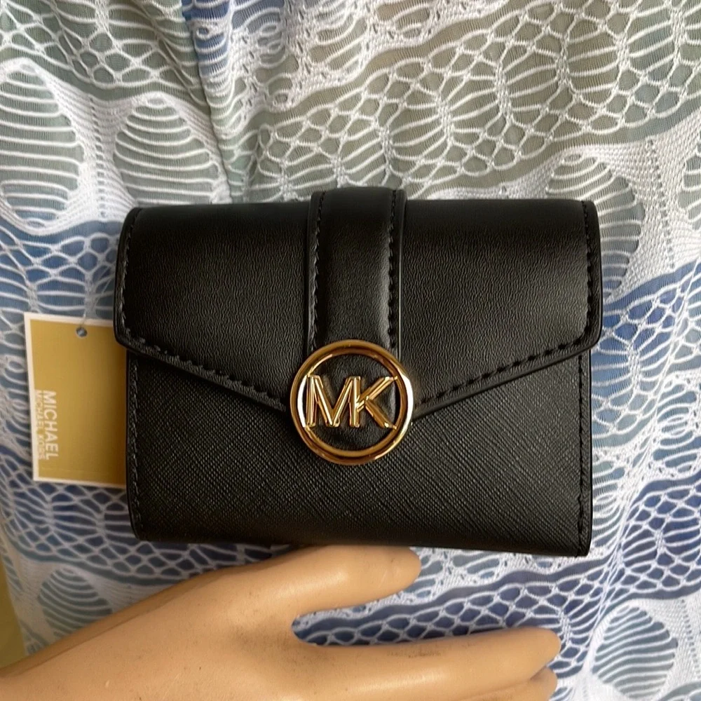 MICHAEL KORS CARMEN MEDIUM LOGO AND FAUX LEATHER WALLET BLACK